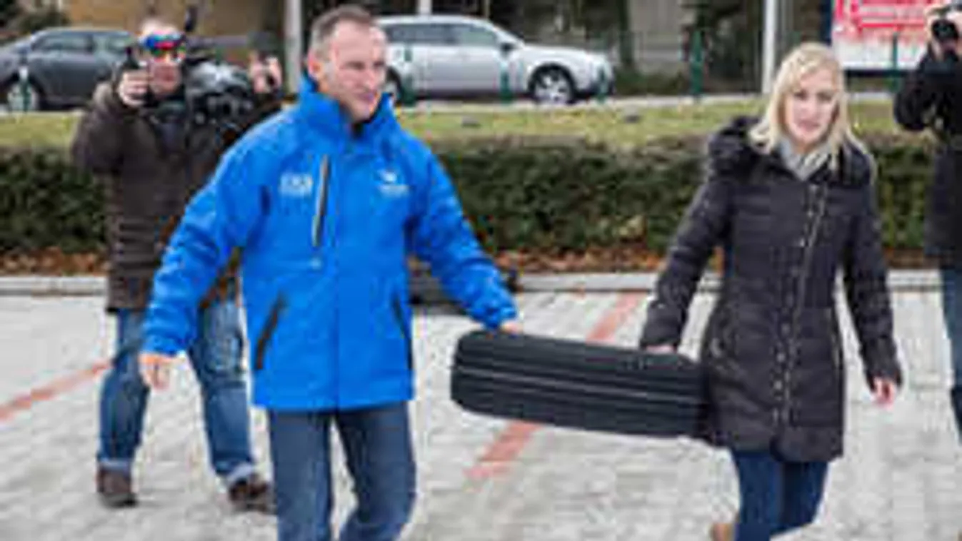 Koko jó formában van: autógumikkal legózott a bokszoló