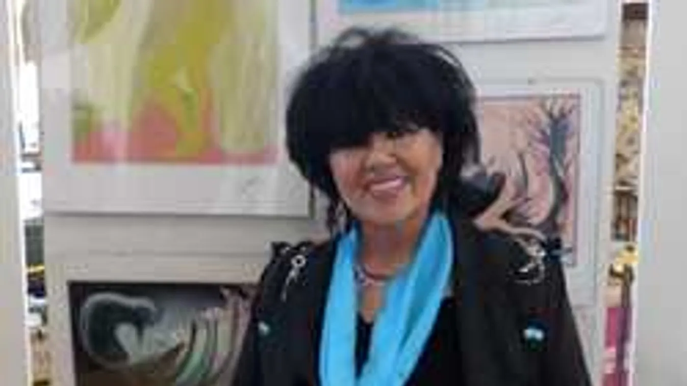 Fotón a legendás magyar énekesnő, végre hírt adott magáról