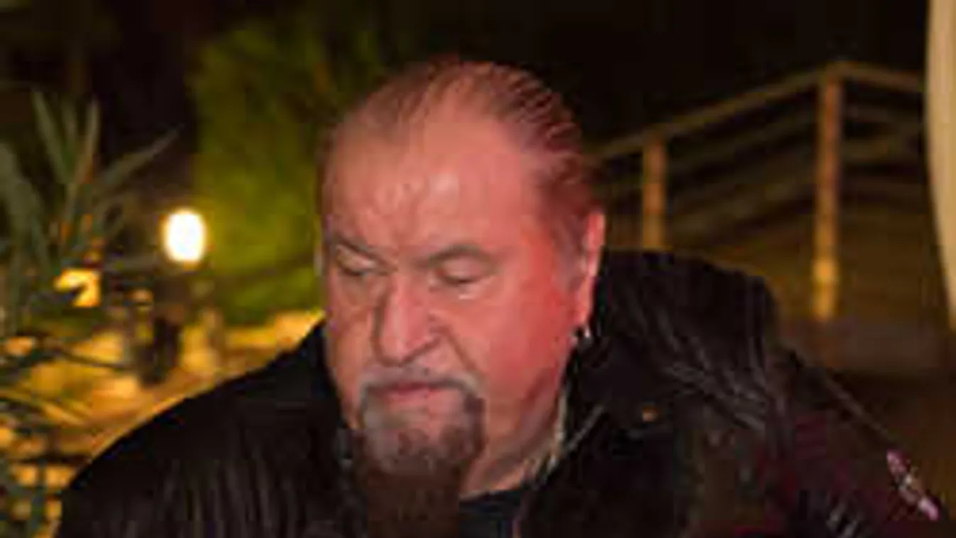 Hogy áll a piálással? Deák Bill Gyula így érzi jól magát