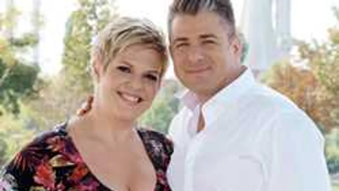 Elárulta születendő gyermeke nevét a magyar sztárpár