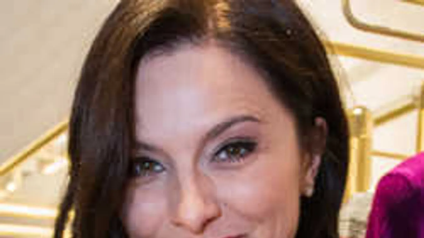 Mindenkit meglepett, Zséda szívesen vetkőzne