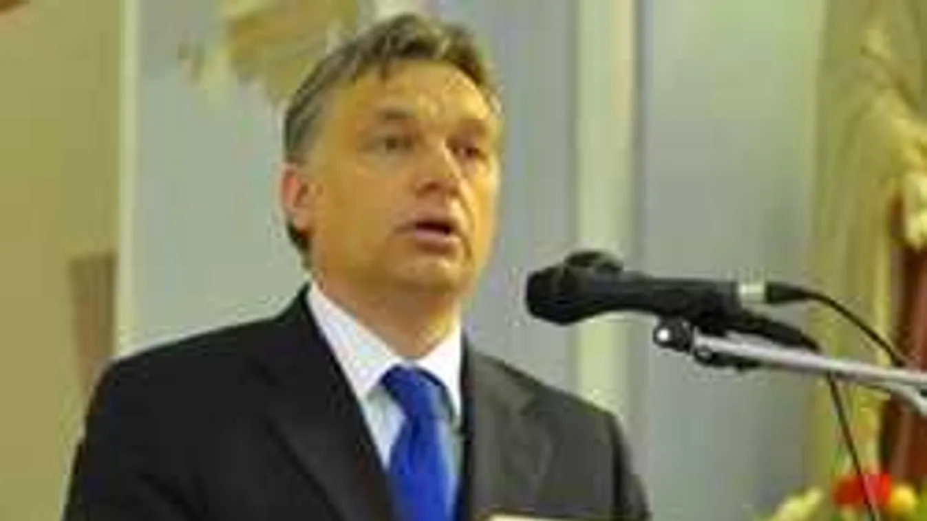 Orbán: Nem akarunk félni, betonkockák mögött élni karácsonykor