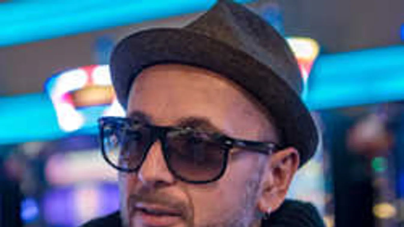 Egyszerre két gyönyörű nőt izzasztott meg Majka