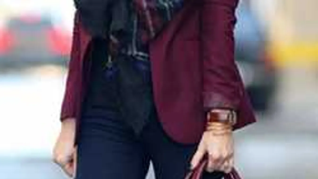 2018-ban új színe lesz a farmernek, karcsúbbak lesznek a nők