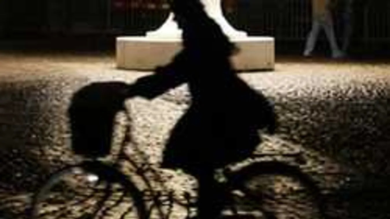 Csoportosan erőszakolták meg a fiatal nőt a nyílt utcán