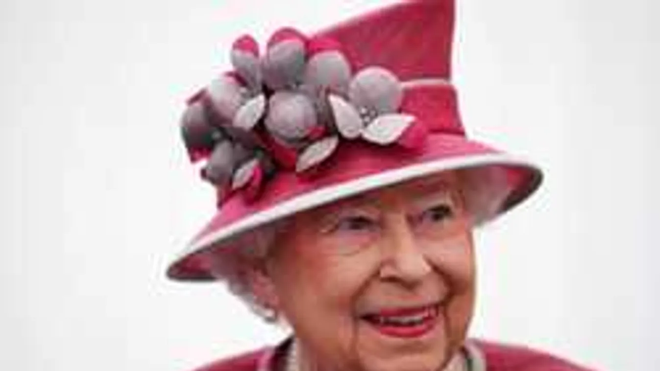 Erre senki nem számított: ezt rejtegeti a táskájában II. Erzsébet