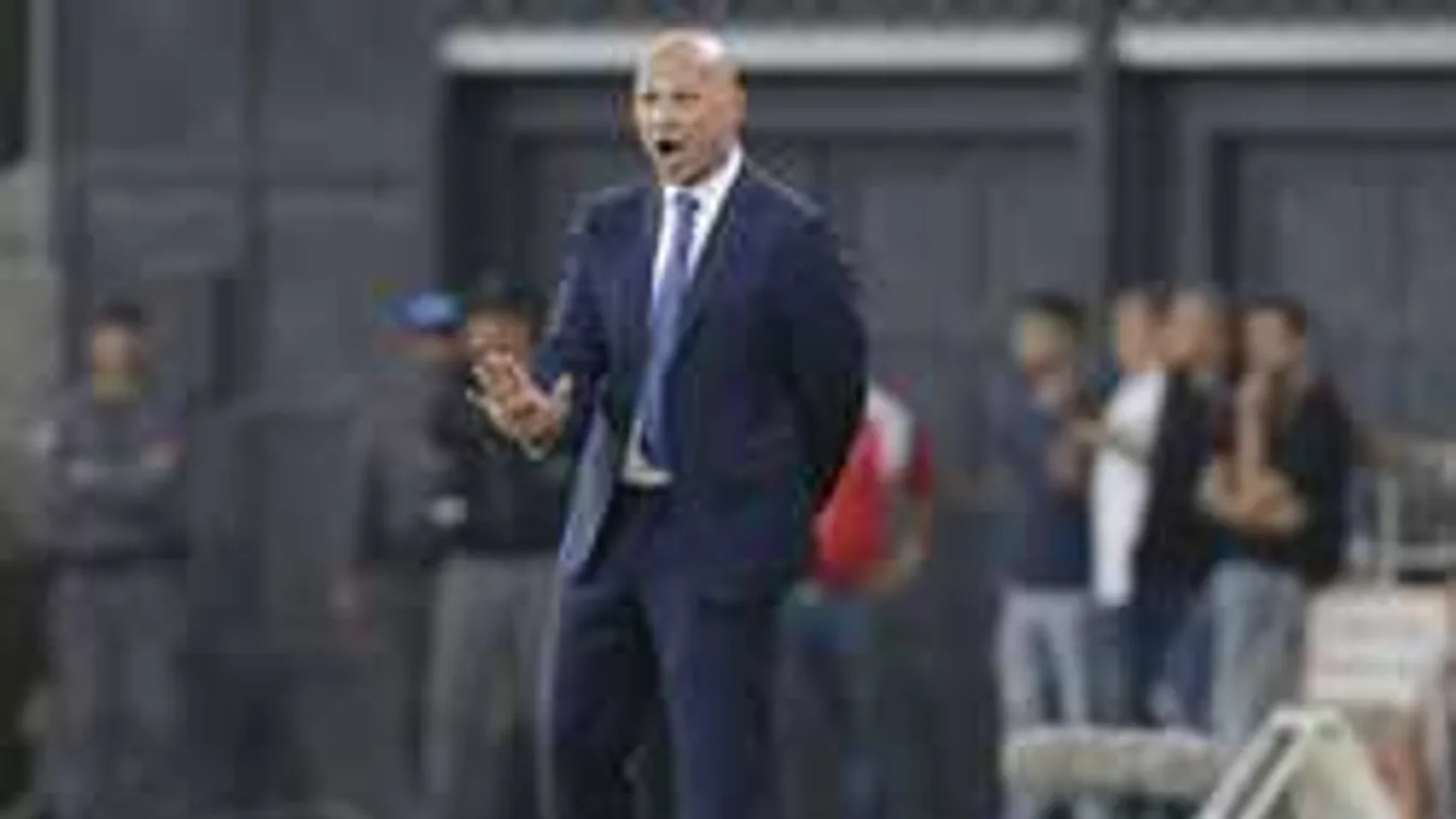 Itt a vége: kirúgta edzőjét a magyar bajnokcsapat