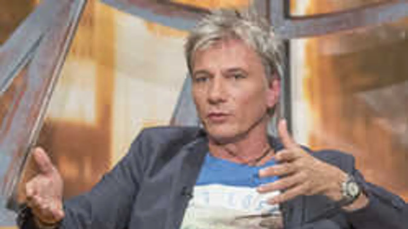 Na ne: Otthon csipkebugyiban jár Bochkor Gábor