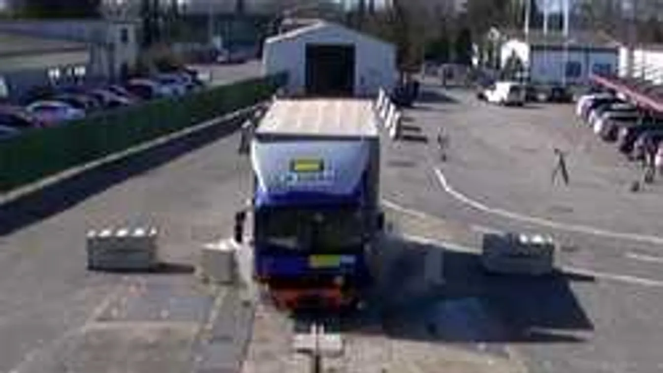 Megvédenek-e a teherautós terroristák ellen a karácsonyi betontömbök?