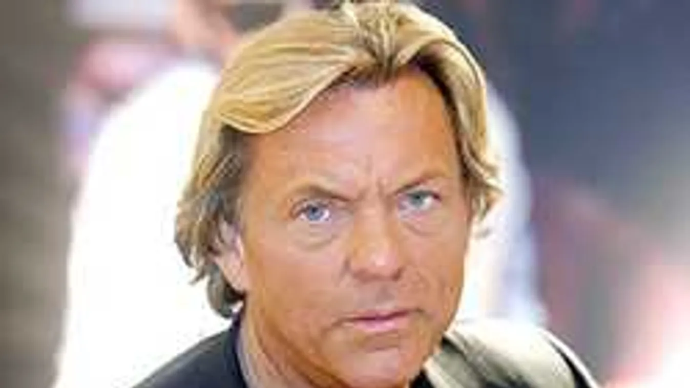 Rejtélyes tragédia: luxuslakásából zuhant a halálba a világsztár