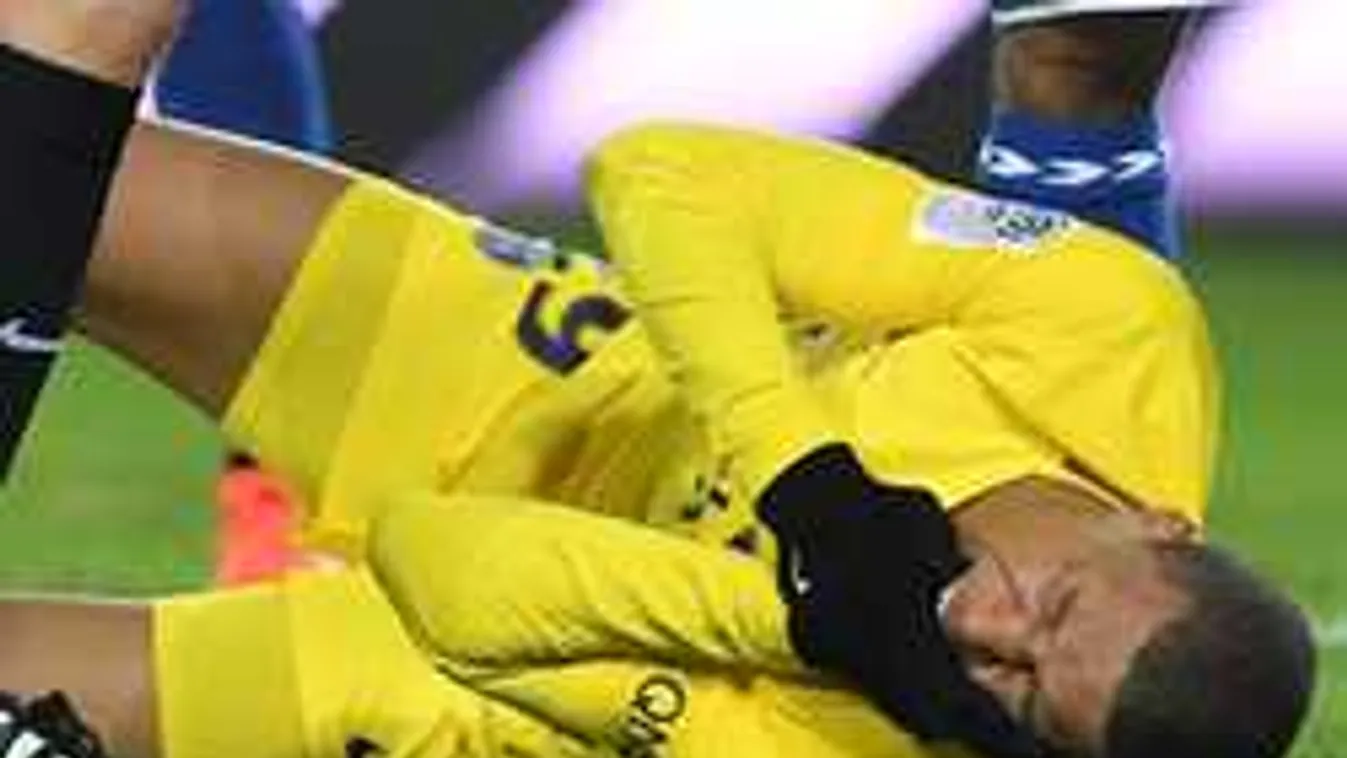 Otthonukban kaptak nagy pofont a francia sztárok