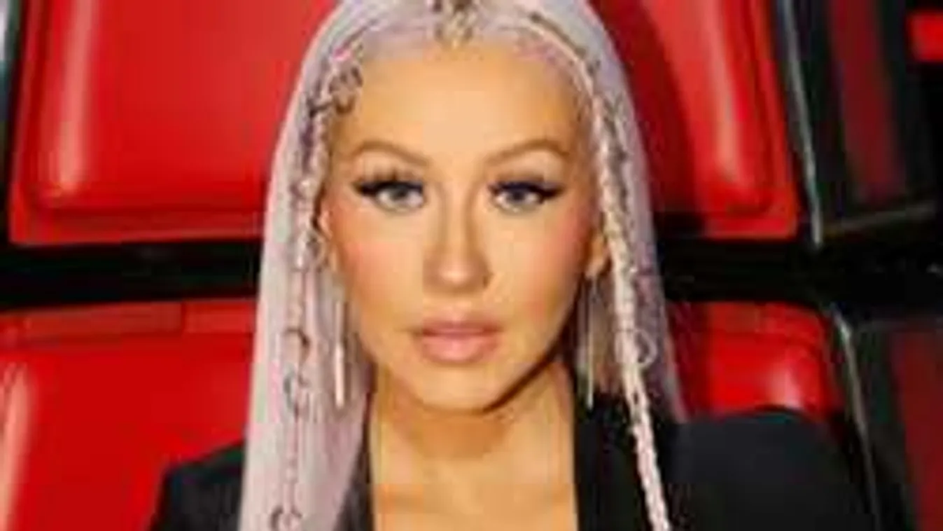 Kemény topless szülinapozást csapott Christina Aguilera - Fotók