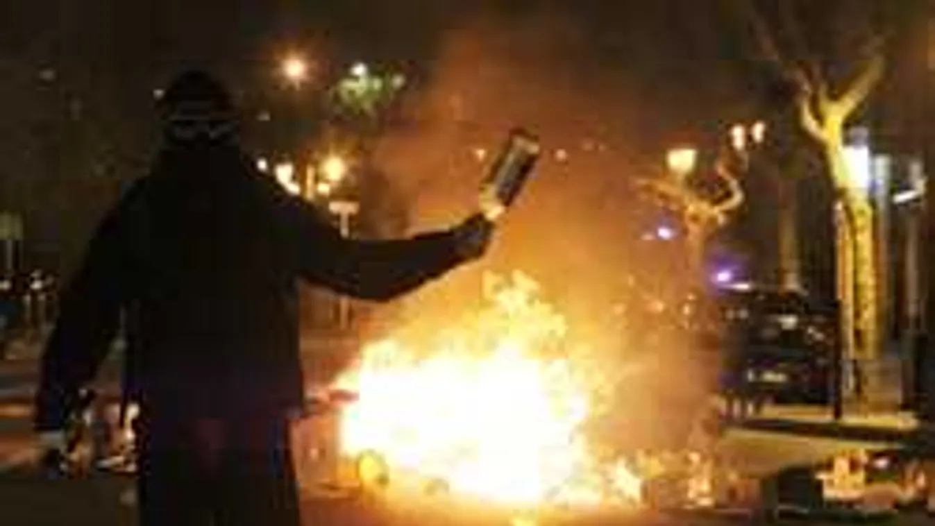 Totális anarchia Brüsszel utcáin: háborúban állnak a rendőrök