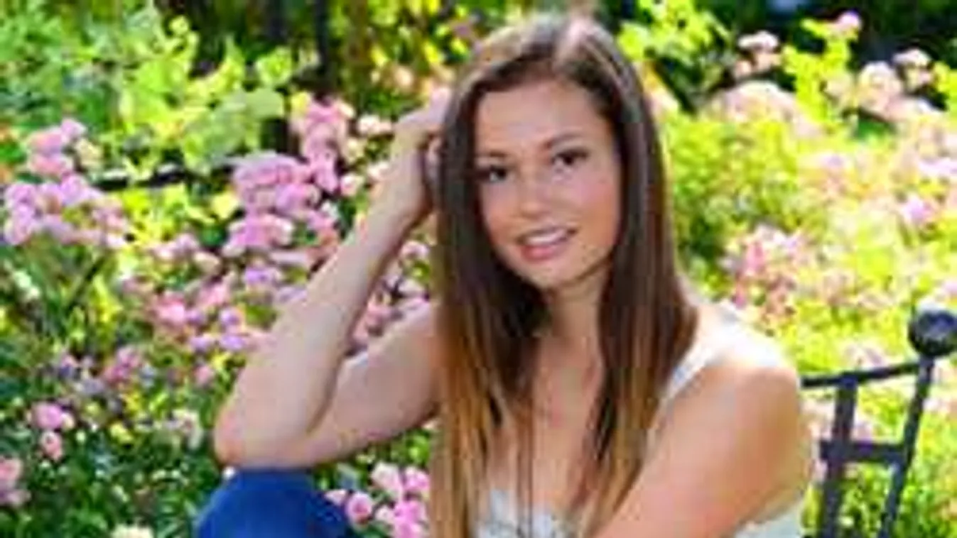 Lefotózták Lagzi Lajcsi lányát: mesés helyen lazít