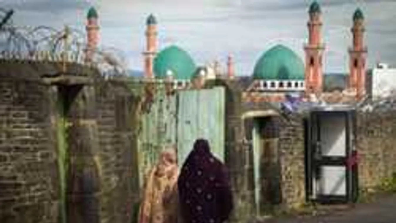 A  zsinagógát és a "fehérek" üzleteit támadják az iszlamista bandák