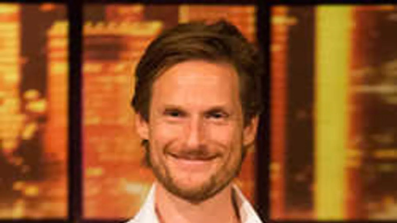 Húszezer forintért árulja magát a népszerű magyar színész