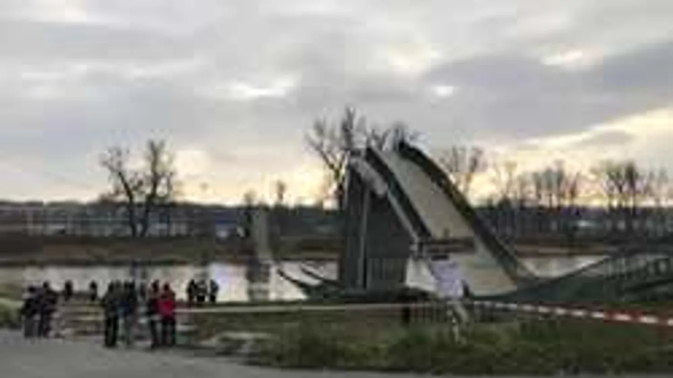 Sokkoló részletek, folyóba zuhant egy híd Prágában