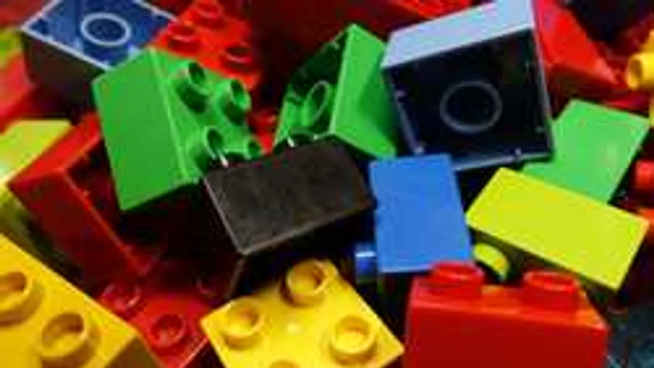 Kitört a botrány: hamisított Legót kaptak a magyar szülők a Tescóban