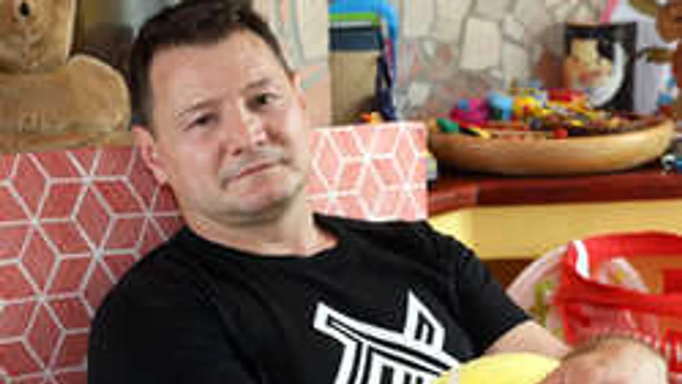 Súlyos roham, ismét kórházban kezelték Erdei Zsolt koraszülött kisfiát
