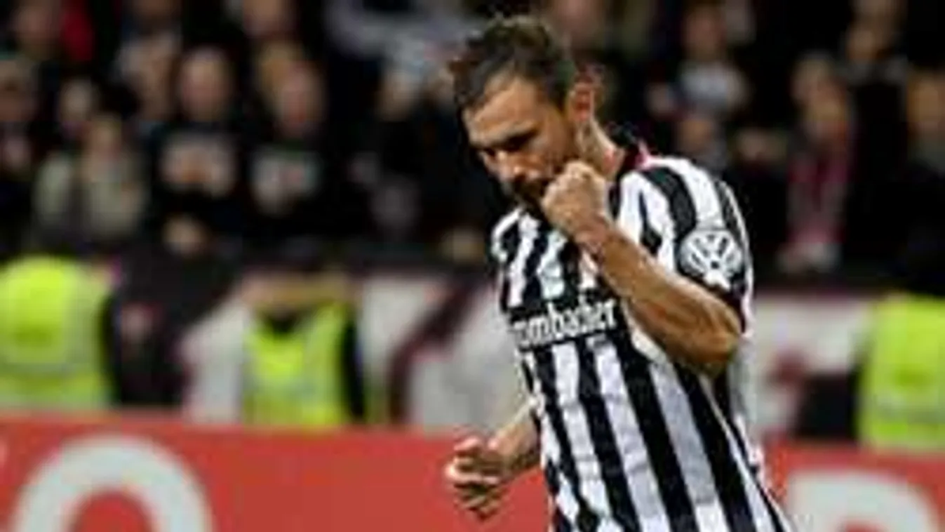 Háborognak a Fradi-szurkolók, kiakadtak Huszti Szabolcs döntésén