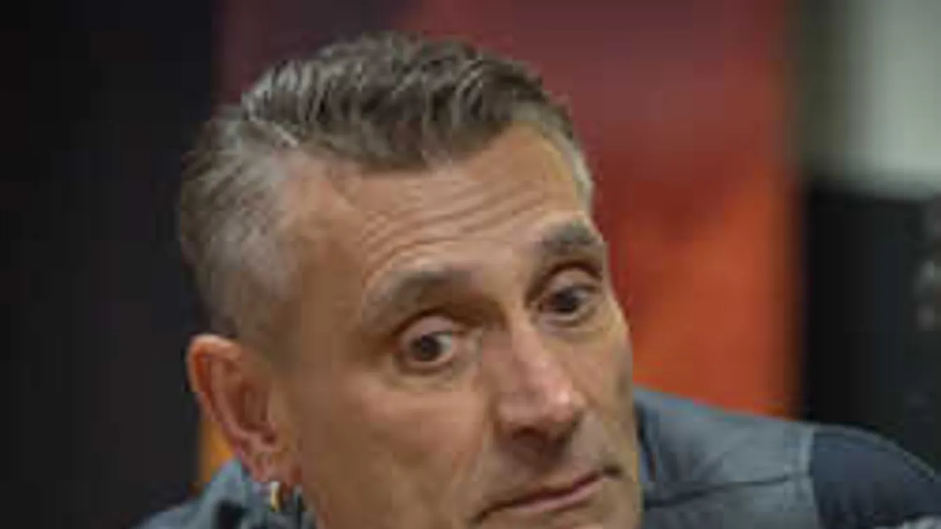 Sipos Peti nagyot koppant a Majka-paródia forgatásán!