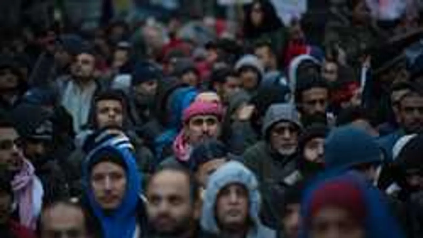 Szász belügyminiszter: hamarosan jöhet a második migránsáradat