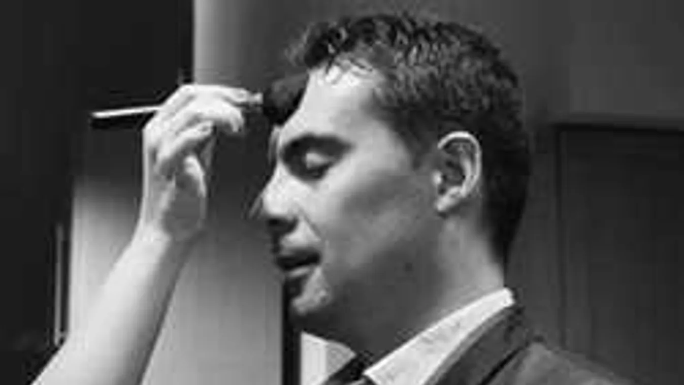 Vonának az iszlám jelenti az utolsó fénysugarat - videó