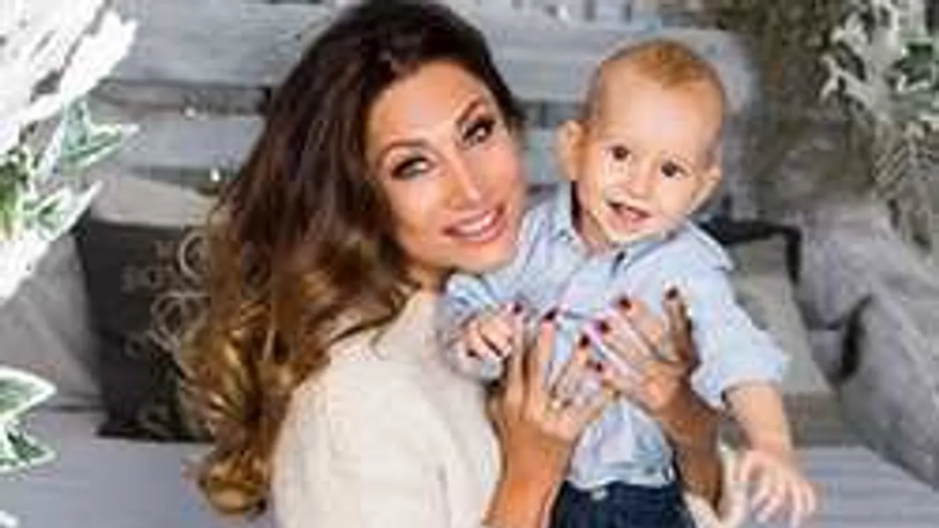 Napi cukiság, úszni tanítja kisbabáját Horváth Éva -videó