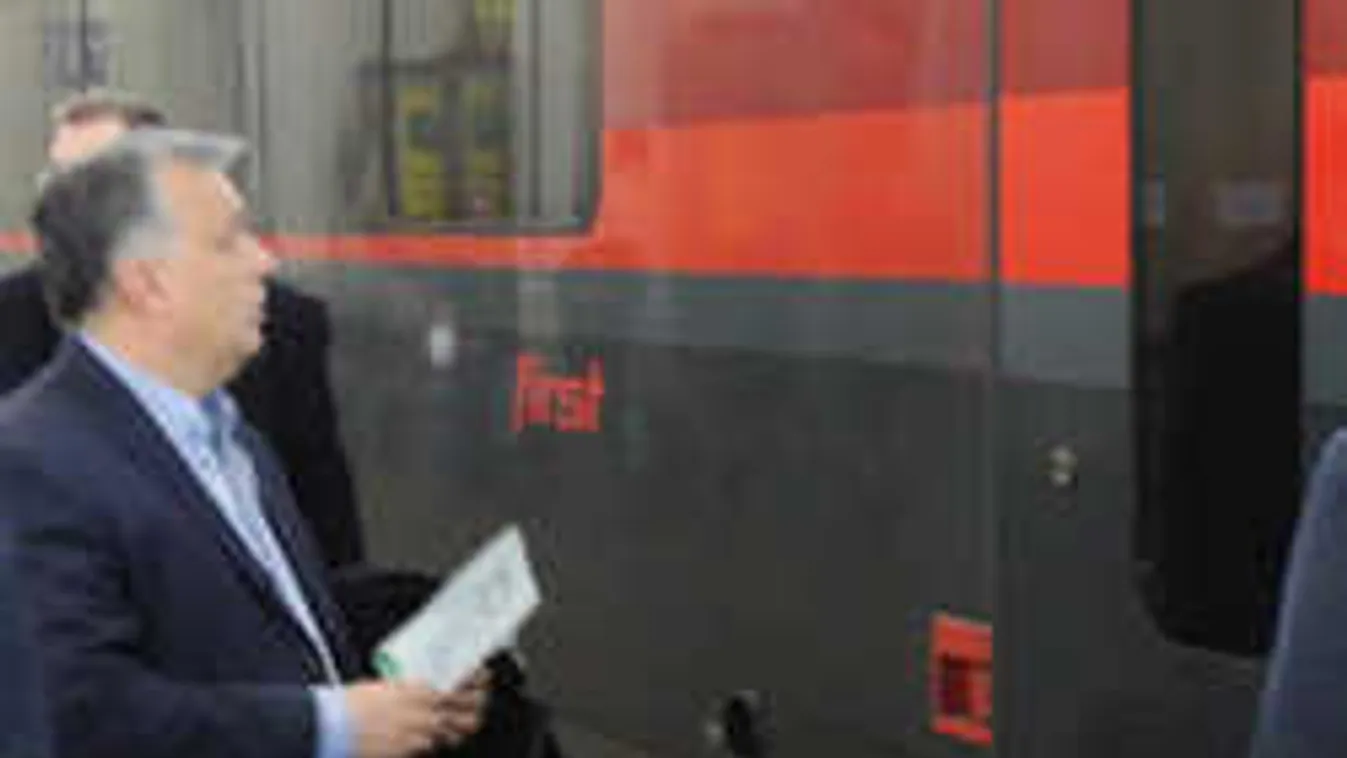 Orbán Viktort a Keletiben látták: Felült egy vonatra