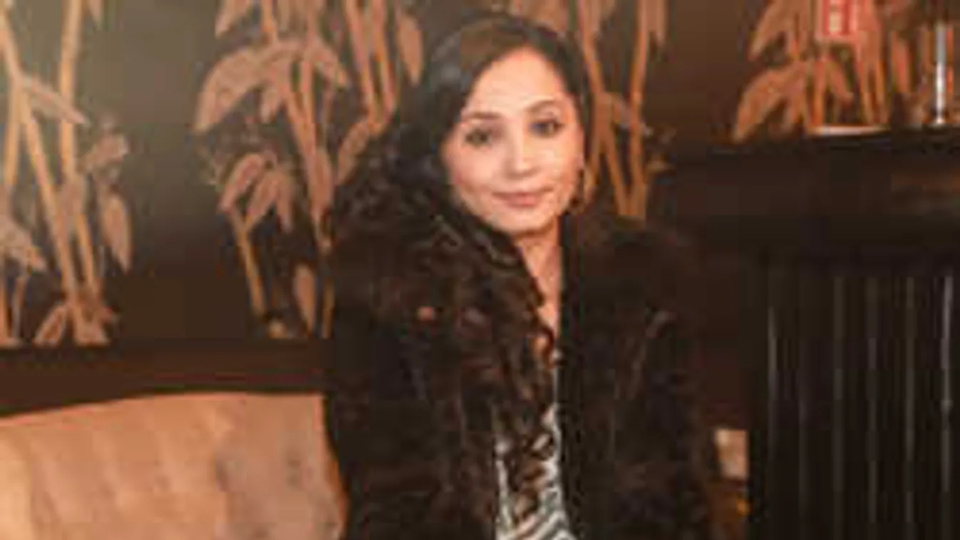 Döbbenetes: ezt művelte a színpadon az édesanyját gyászoló Nótár Mary