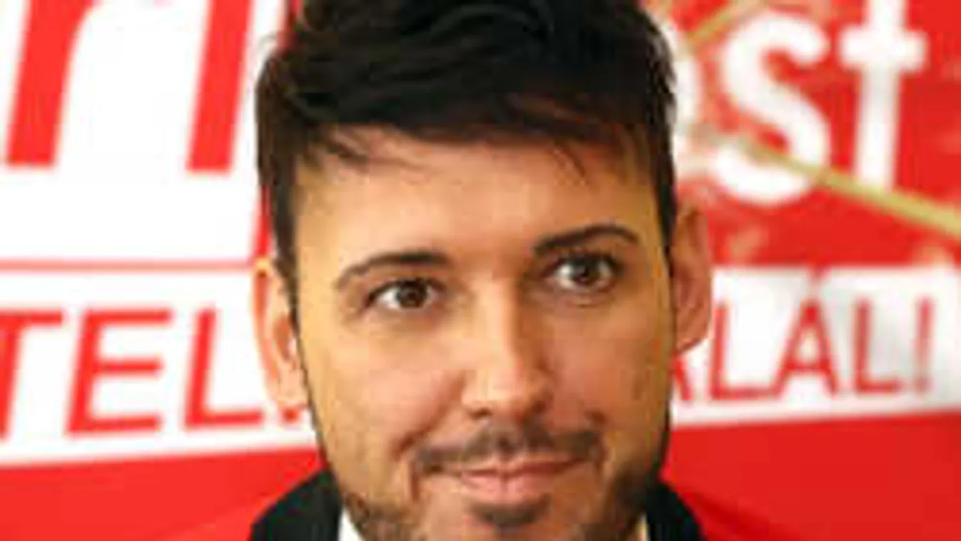 Nézettségi rekord! Jolly Sandro új dalával Suzynak üzent!