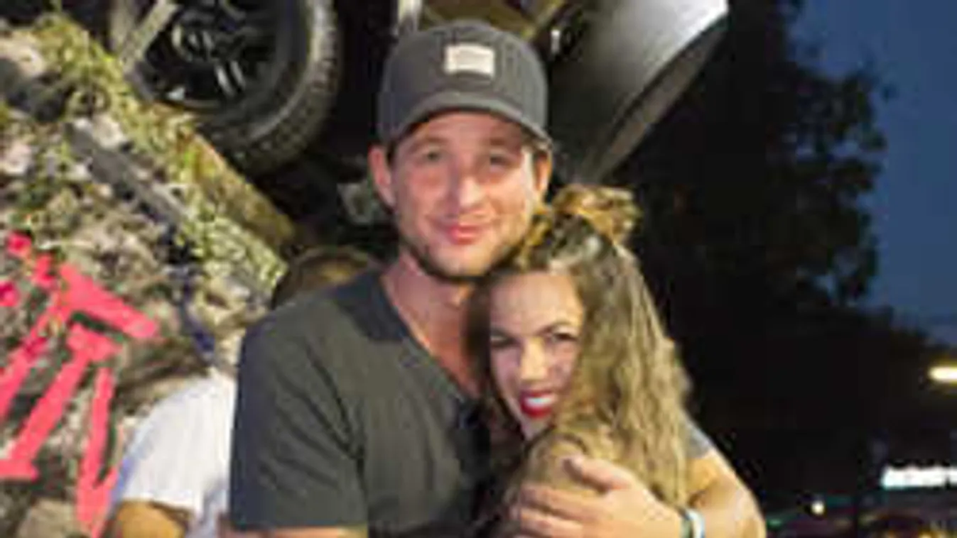 Hihetetlenül aranyos fotót osztott meg fürdés közben Istenes Bence