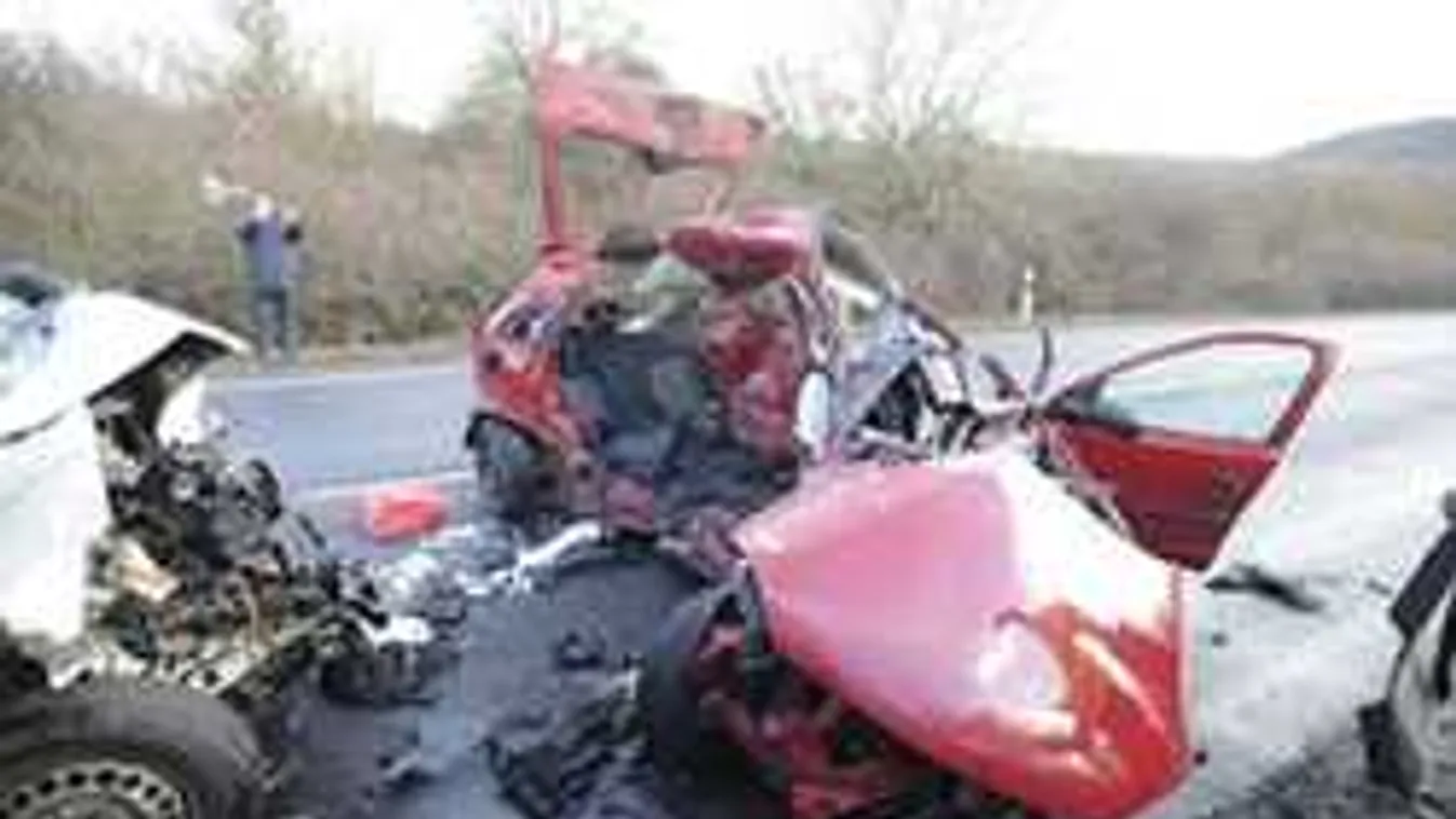 Megrendítő részletek: így halt meg négy tatabányai lakos az 1-es úton