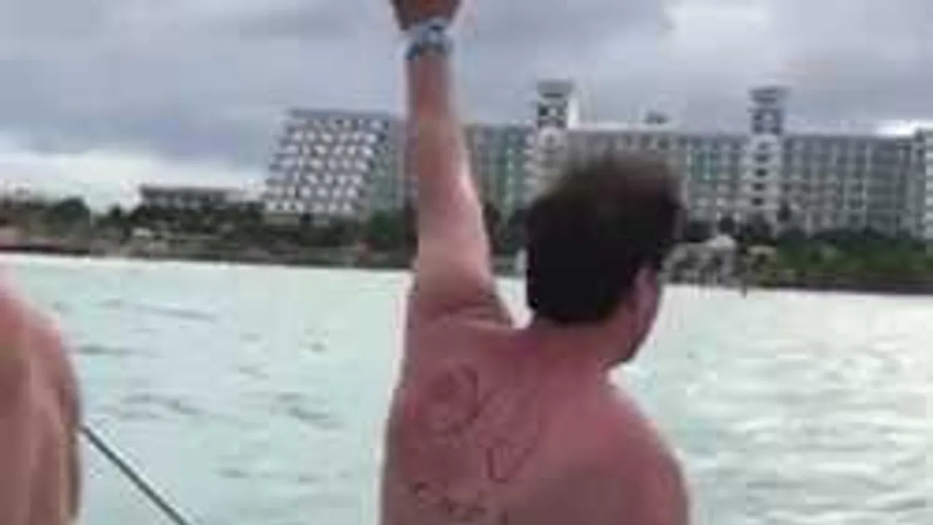 Ijesztő balesetet szenvedett a meztelenül bulizó turista