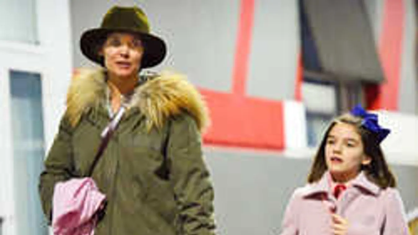 Katie Holmes képtelen féken tartani a lányát