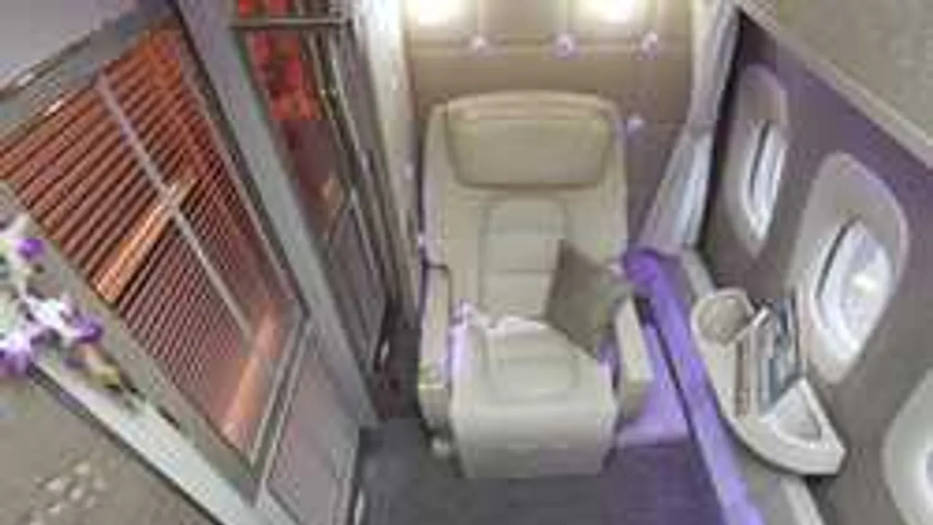 Döbbenetes luxus: Ez a pasas első osztályon repült Dubaiba, levideózta