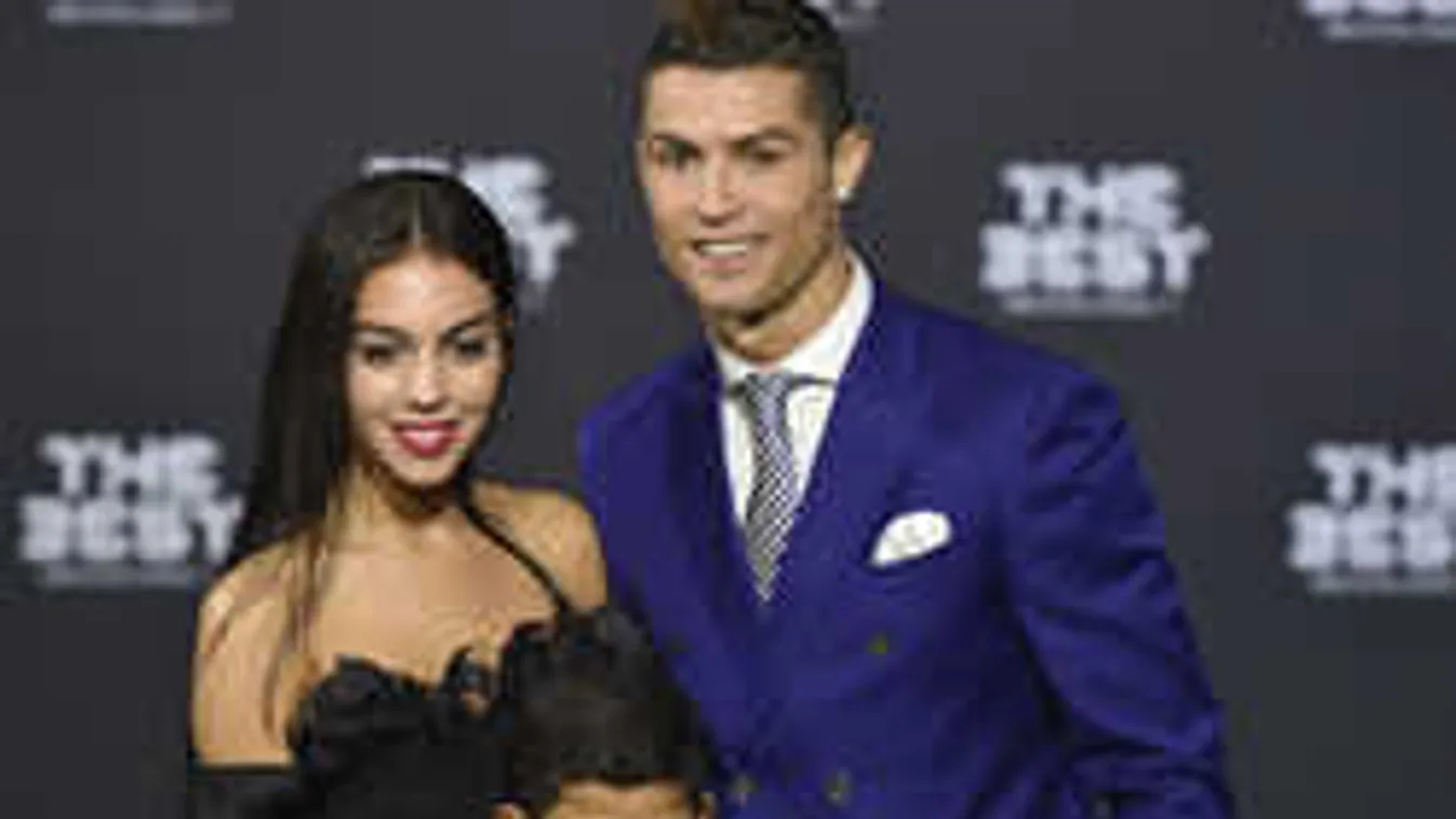 Itt a bizonyíték, Ronaldo tényleg fülig szerelmes