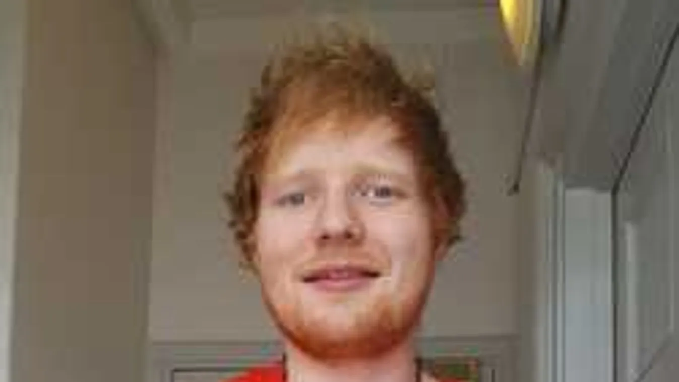 Nagy bejelentés, eljegyezte szerelmét a világhírű énekes - Fotó