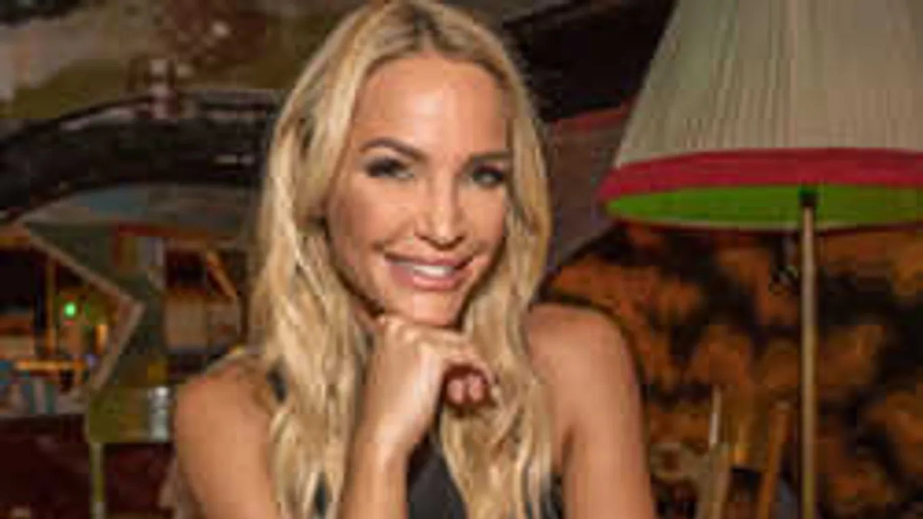 Mint két tojás, Britney Spears koncerten bulizott Zimány Linda