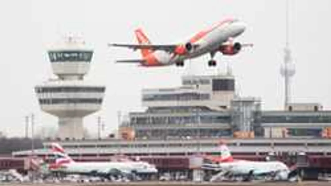 Fegyveres néni miatt tört ki a pánik a reptéren