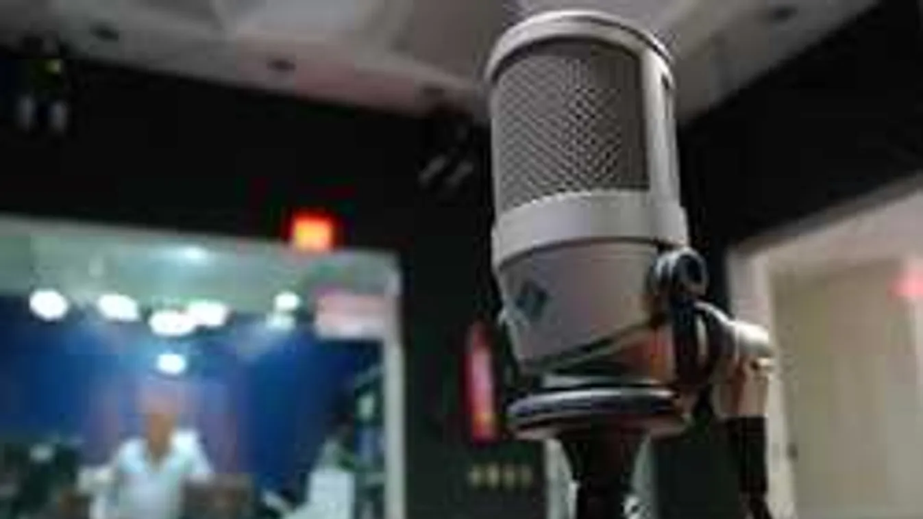 Kitört a pánik az étteremben: kiakadt és kést rántott az énekes