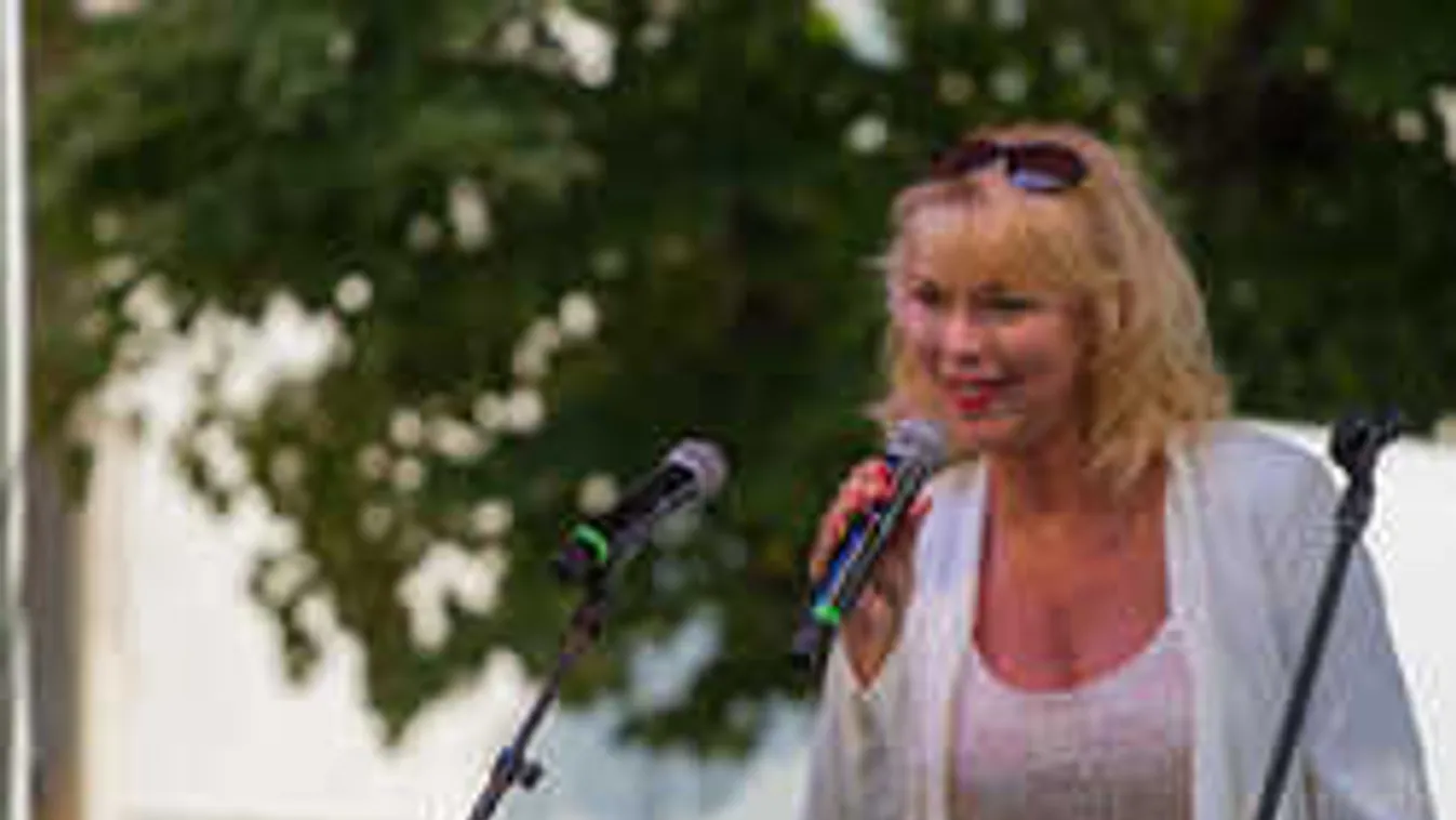 Ez durva: Kiakasztotta a szondát a magyar színésznő