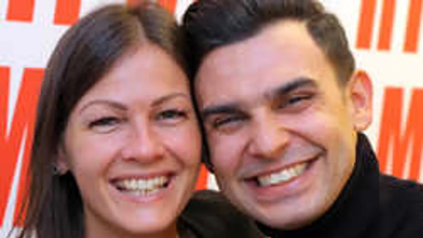 Nem fogsz hinni a szemednek, itt nyaral feleségével a magyar énekes