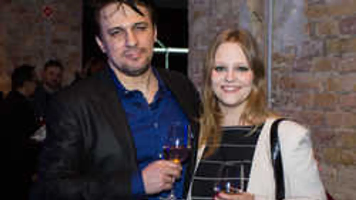 Hatalmas örömhír: apa lesz a magyar sztárénekes