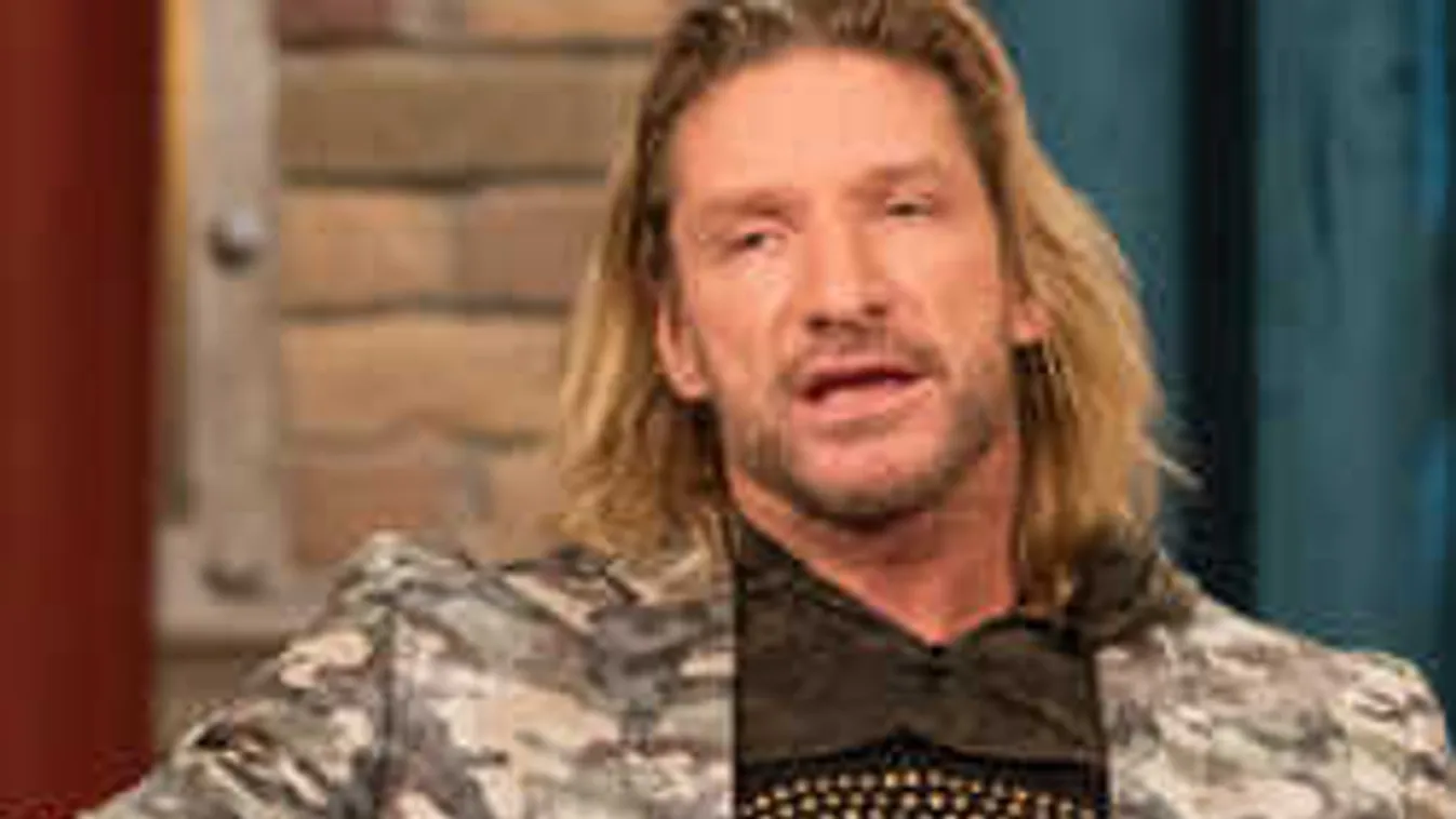 Rendőrök állnak sorfalat a színház előtt: betiltják a Jimmy-musicalt