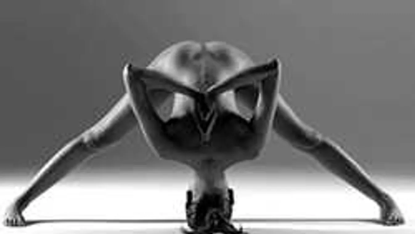 Jóga közben szabadult meg ruháitól a fiatal leány