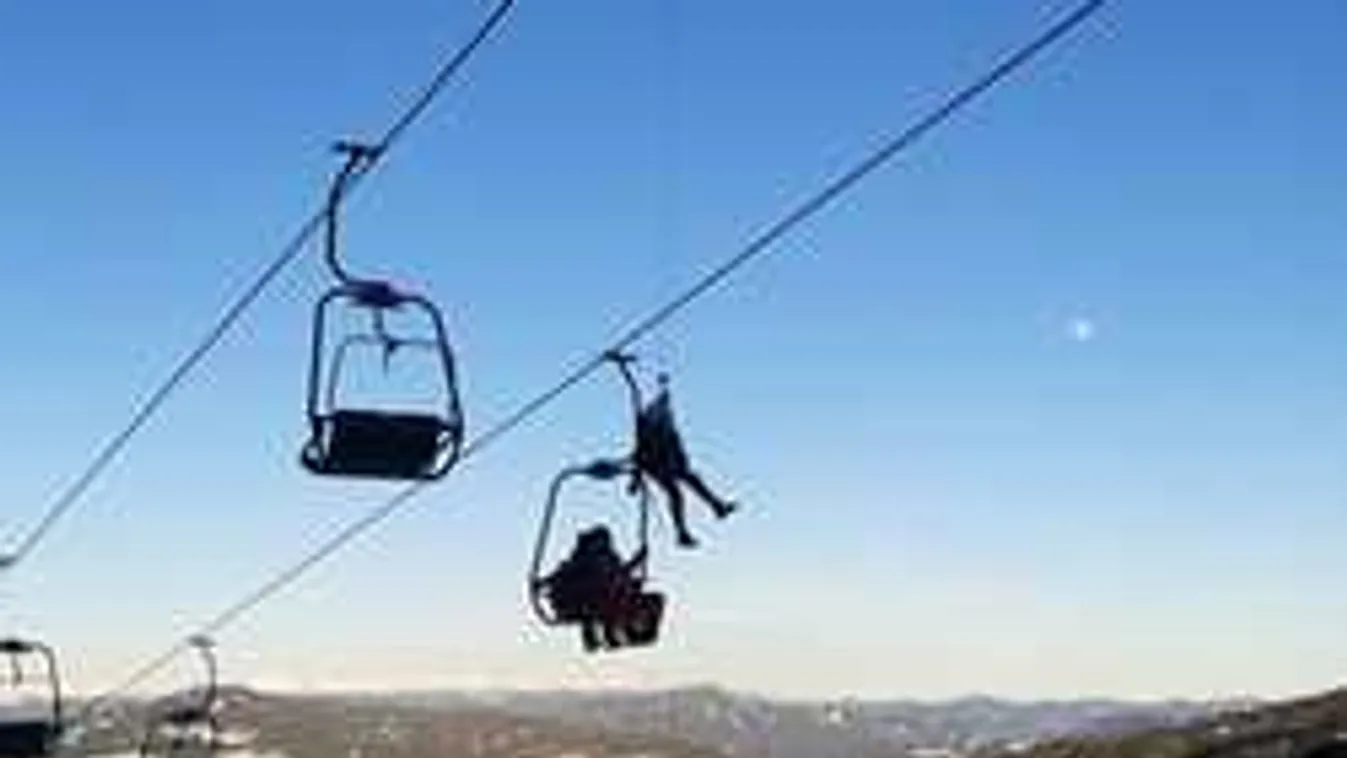 Helikopterrel kellett kimenteni magyar síelőket Ausztriában