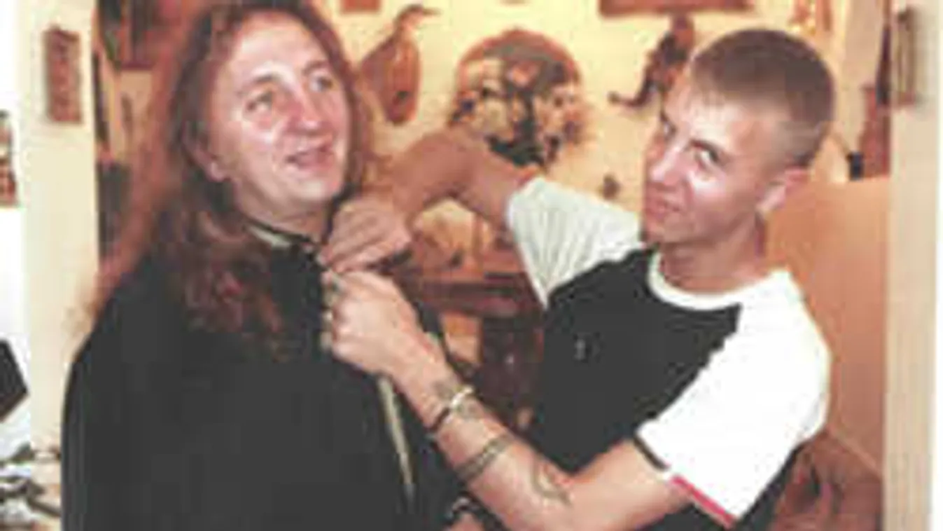 Ma lenne 60 éves Zámbó Jimmy. Fia fújja el helyette a gyertyát.