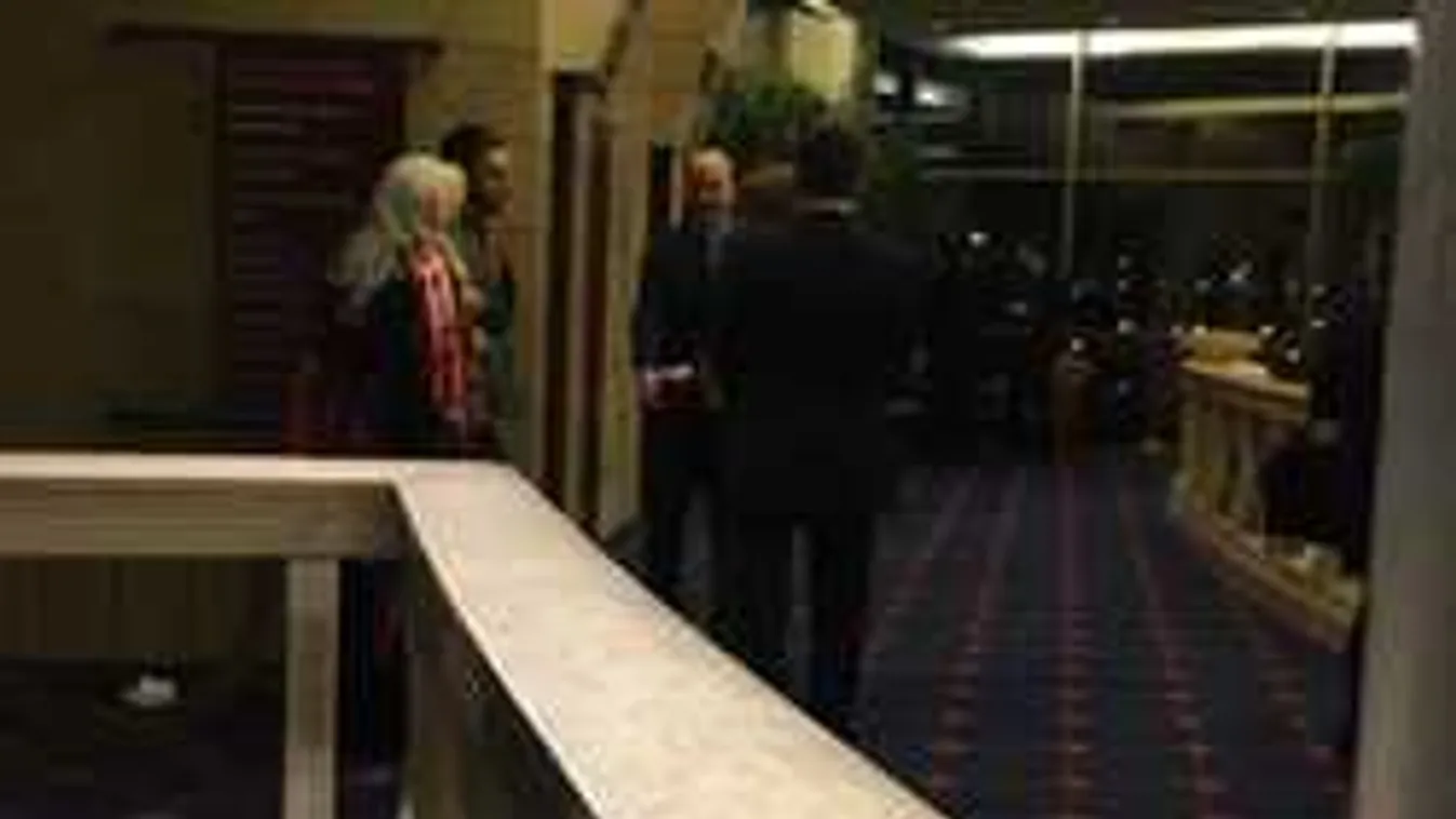 Azt suttogják: Õ segíthetett megírni Shane Tusup beszédét