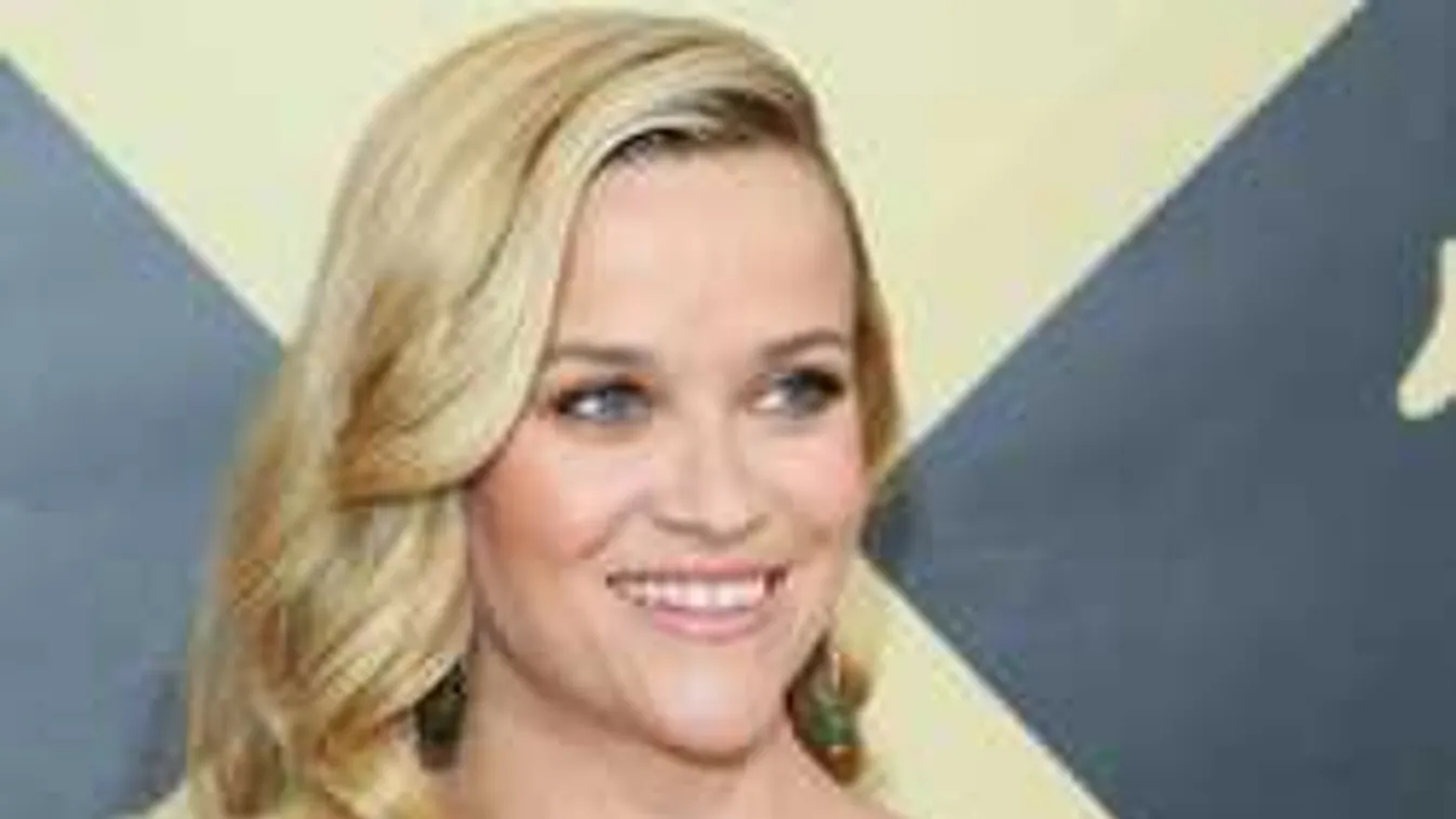 Bizarr fotó, három lába van a színésznőnek